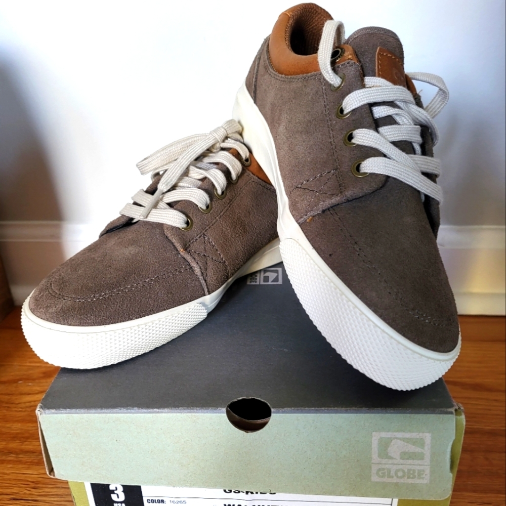 New GS Globe Sneakers